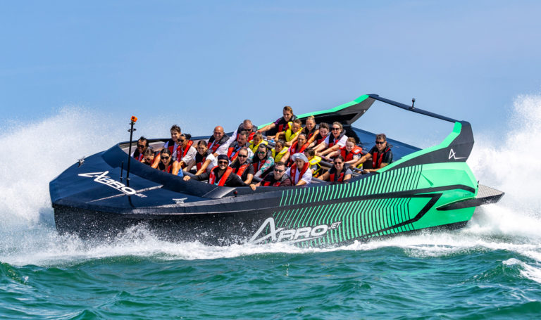 1 HERO ArroJetBoating Gold Coast Jet Boat Side View TTC101082 1 768x455 1
